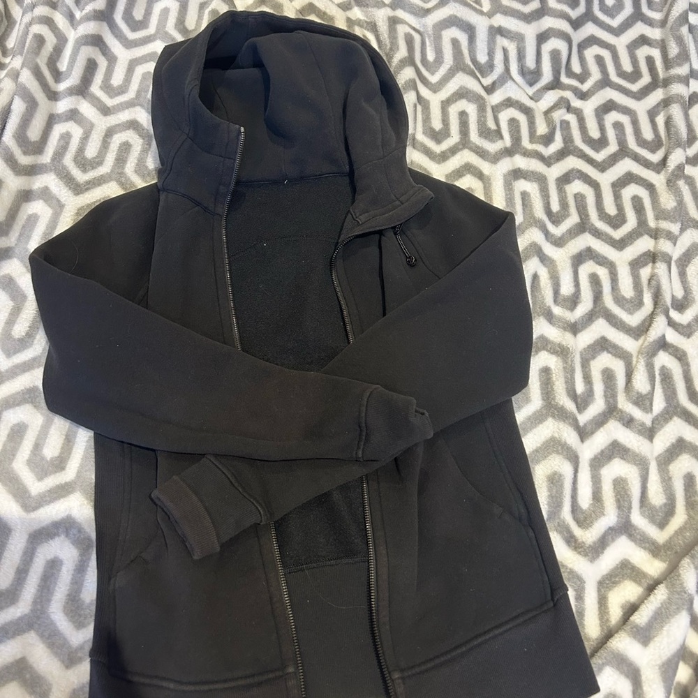 women’s lulu lemon zipup